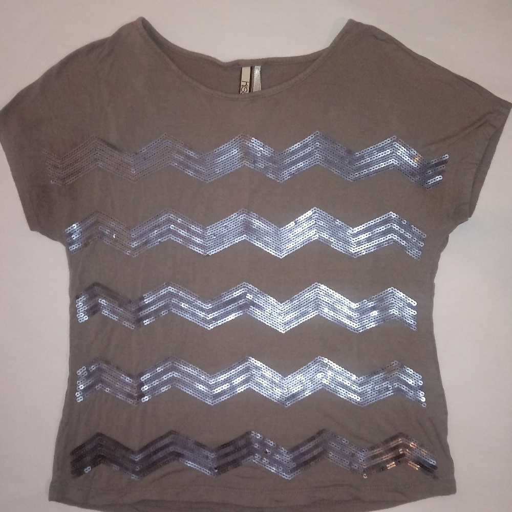 Kische top, Gray with sequin zigzag pattern Sz m